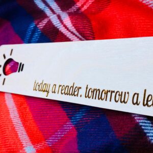 adorable wooden bookmarks